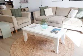 Comfortable, Bright & Spacious 2 Bedroom Home - Image 3
