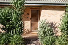 Comfortable, Bright & Spacious 2 Bedroom Home - Image 5