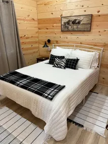 Pet Friendly, New Cabin in Charming Calera - Image 4