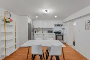 Modern 2BR Near Pearson w/ Free Parking - Image 3
