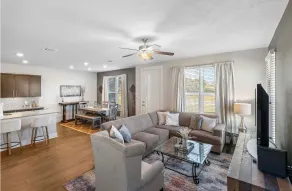 Townhome with A Contemporary Flair! - Image 5