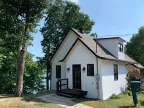 Bois-Fleuri Chalet. - Image 2
