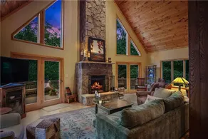 Fern Mountain Hideaway - Image 3