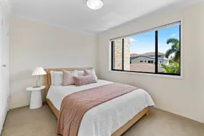 Peaceful Waterfront Apartment - Sandy Inlet Views - Image 3