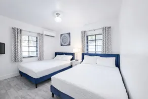 Charming 1BR retreat for 5 with cozy courtyard - 8 - Image 3