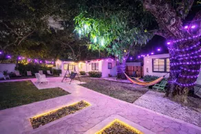 Charming 1BR retreat for 5 with cozy courtyard - 8 - Image 4