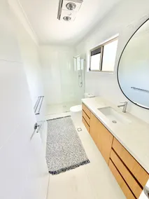 Modern 2 bedroom townhouse apartment. - Image 4