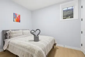 Bright & Spacious 2-Bedroom - Image 3