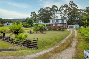 Beach House at Quiet Corner - Image 2