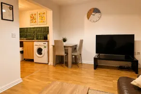 Sunderland City Centre Cosy 2 Bed Apartment - Image 3