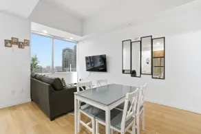 Luxury 1Beds and 2Beds in Downtown Edmonton close to Rogers - Image 5