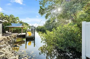 Conch House/screened deck/canal/bay access/HOT TUB - Image 3