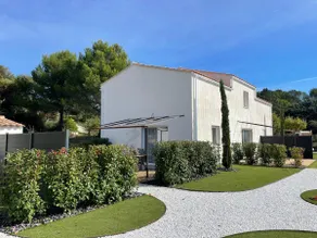 *Estello* The Papet Cottages - Image 2