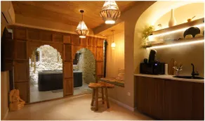Pārvati Suite - Escape and Private Hot Tub - Image 2
