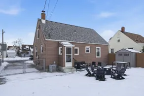 A Cozy 4 Bdrm Buffalo Home Close to DT & Airport - Image 3