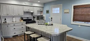 Cozy Cottage on Horseshoe Lake - Image 2