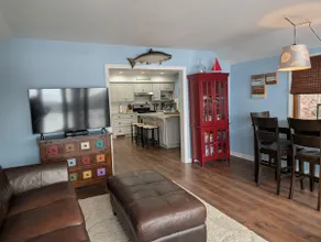 Cozy Cottage on Horseshoe Lake - Image 3