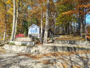 Cozy Cottage on Horseshoe Lake - Image 4