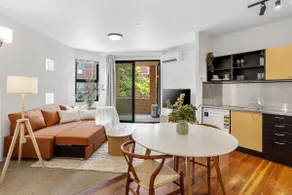 Spacious 1-bed in the Heart of Teneriffe - Image 3