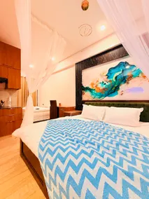 Urban Jacuzzi Studio by Cayetana | Near Airport 313 Studio - Image 2