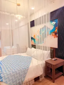 Urban Jacuzzi Studio by Cayetana | Near Airport 313 Studio - Image 4