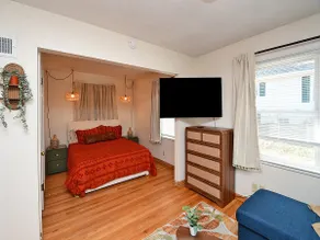 Boho Bungalow - Private Studio w/Kitchen & Laundry - Image 5