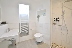 Apartment on the upper floor with elevator, balcony and gallery D&Y - Image 4
