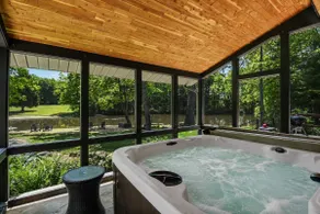 Grand River Estate IndoorPool/Swim Pond/25 Acres - Image 2