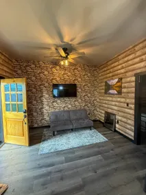 Modern Rustic Studio Guesthouse in Montana - Image 5