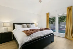 Pool house in Lake Dallas - Image 3