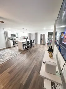 Newly Renovated minutes from Campus! - Image 5