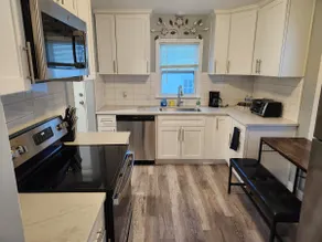 Charming house within minutes of downtown Berkley - Image 3