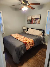 Charming house within minutes of downtown Berkley - Image 4
