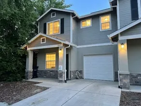 Modern 3bdr Home walk to UC Davis Medical/Broadway - Image 2