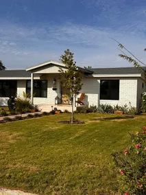 Chic Mid-Century Retreat in the heart of McAllen - Image 2