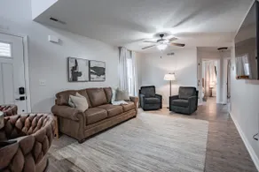 Bluegrass Run- Sleeps 8 & Cozy Stay - Image 2