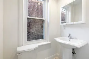 The Serenity Manor | Ideal for Work & Longer Stays - Image 5
