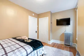 The Serenity Manor | Ideal for Work & Longer Stays - Image 2