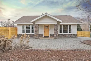 Lake Chelan Walkable Stay | Pool Access | Fire Pit - Image 3