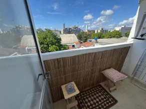 Apt with A/C & balcony • 3 blocks from the beach - Image 2