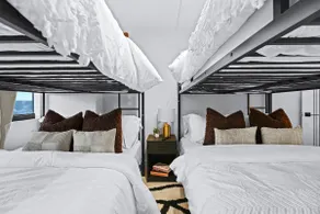 Luxury Oasis | Near NYC | Met life | Sleeps 12 - Image 4
