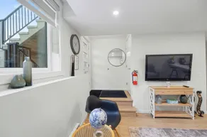 Luxury brand new 1 Bedroom Townhome - Image 4