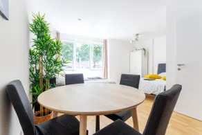 Modern Apartment near Center with Free Parking - Image 5