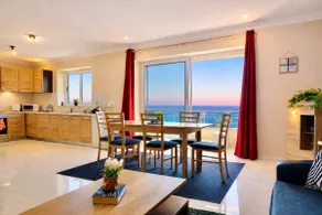 Blue Horizon Jacuzzi | Sea View Hideaway - Flat 3 - Image 3