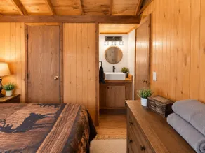 Owl Hollow Cottage | Riverside Escape - Image 5