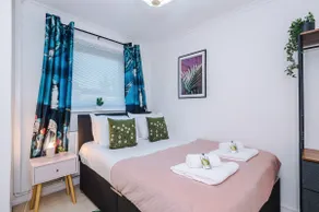 2Bed Bungalow, Free Netflix, Prime, Disney, WiFi, Private Parking - Image 4