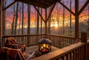 Easy Breezy Lodge-3 KING Suites, 2TBunks|Sleeps 10 - Image 2