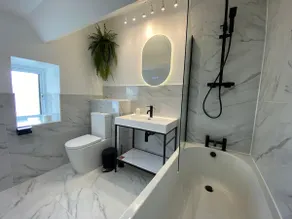 Cleeve House Bed & Breakfast - Image 3