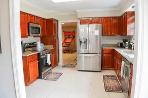 Cozy 4BR w Yard & Garage | 5 Min to I-10 - Image 3