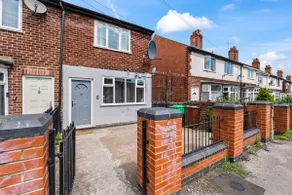 CityBuzz 4 Bedroom House in Nottingham Sleep 7 - Image 3